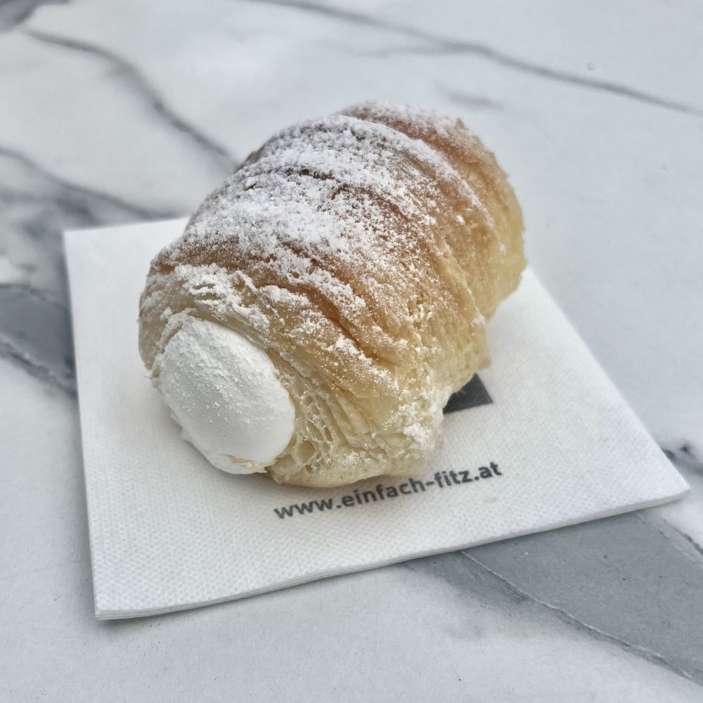 Schaumrollen

_(puff pastry rolls)_