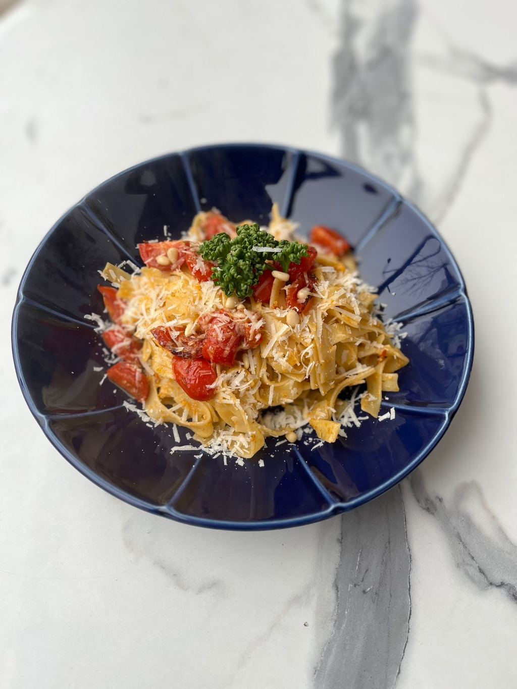 Bandnudeln mit hausgemachtem Pesto