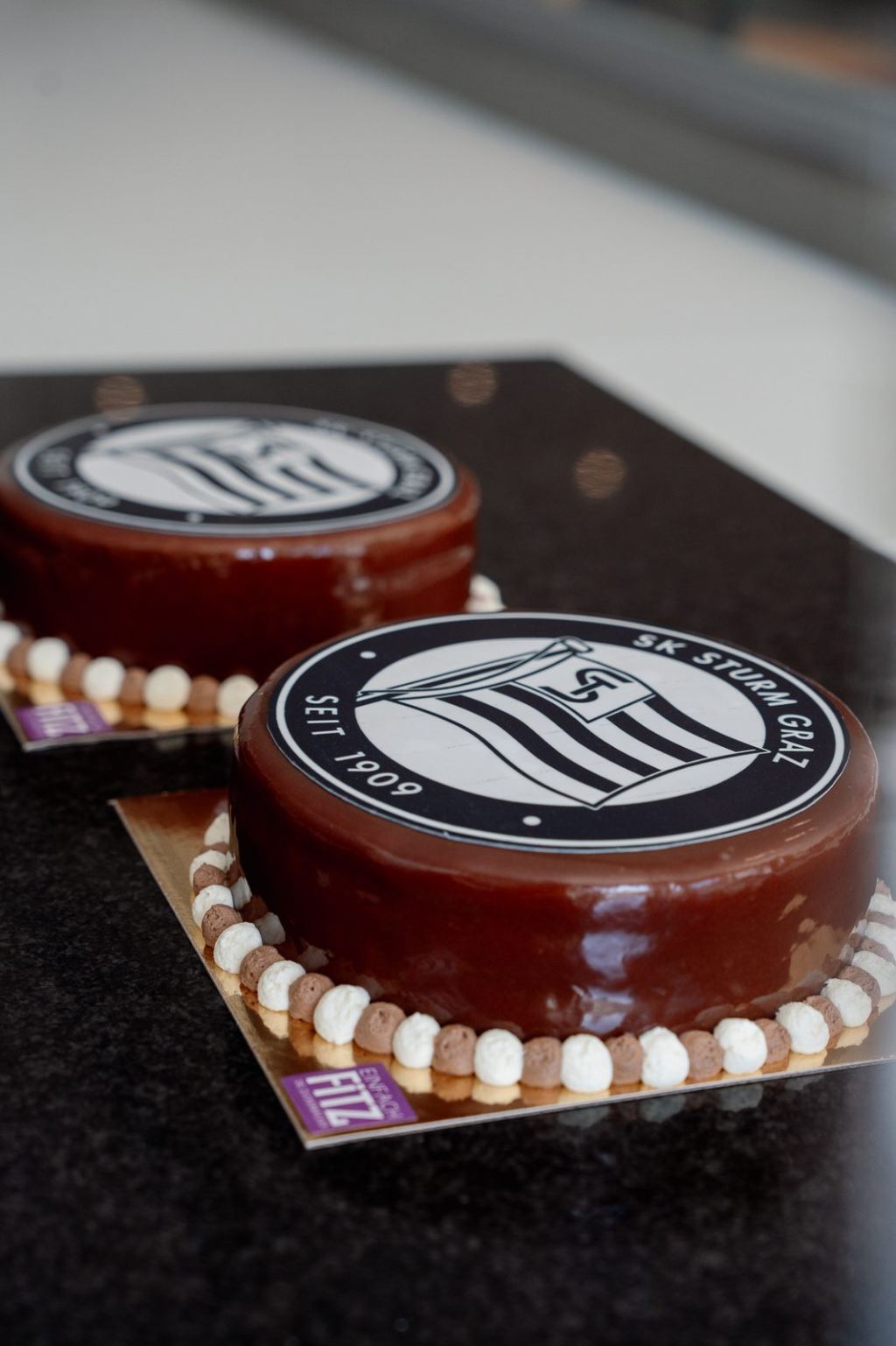 Handgefertigte Patisserie für den SK Sturm VIP-Bereich